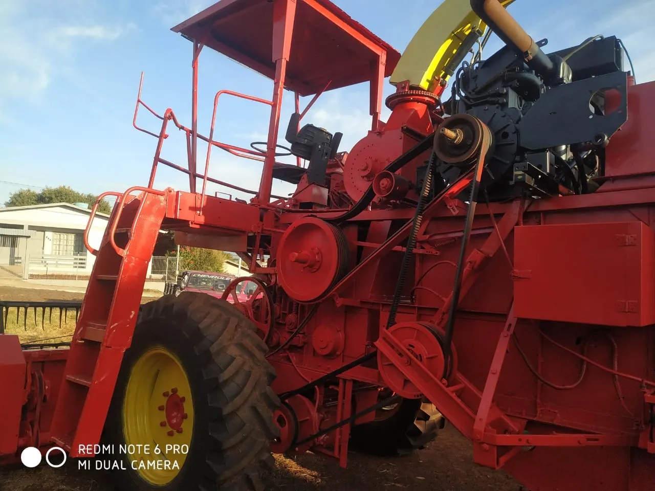 Máquina de Silagem Autopropelida (Ensiladeira)